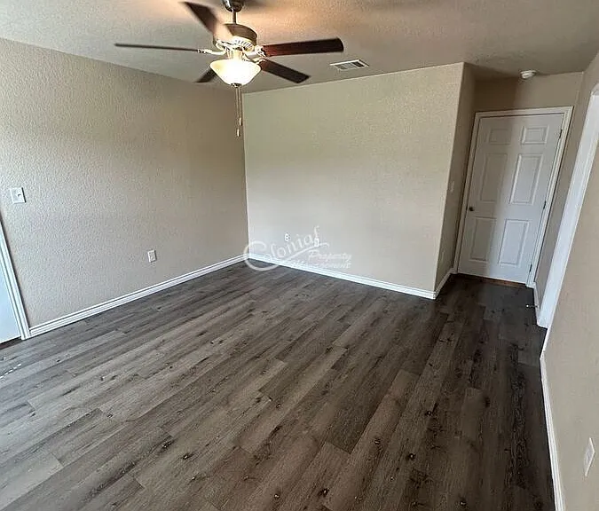 2403 Duntov Dr #B — Photo 22