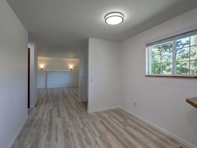 8015 NE 143rd St — Photo 6