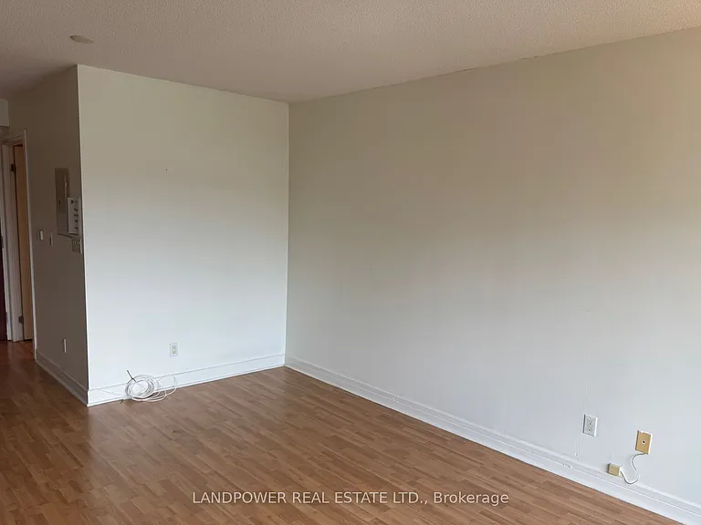 19 Avondale Ave #312 — Photo 7