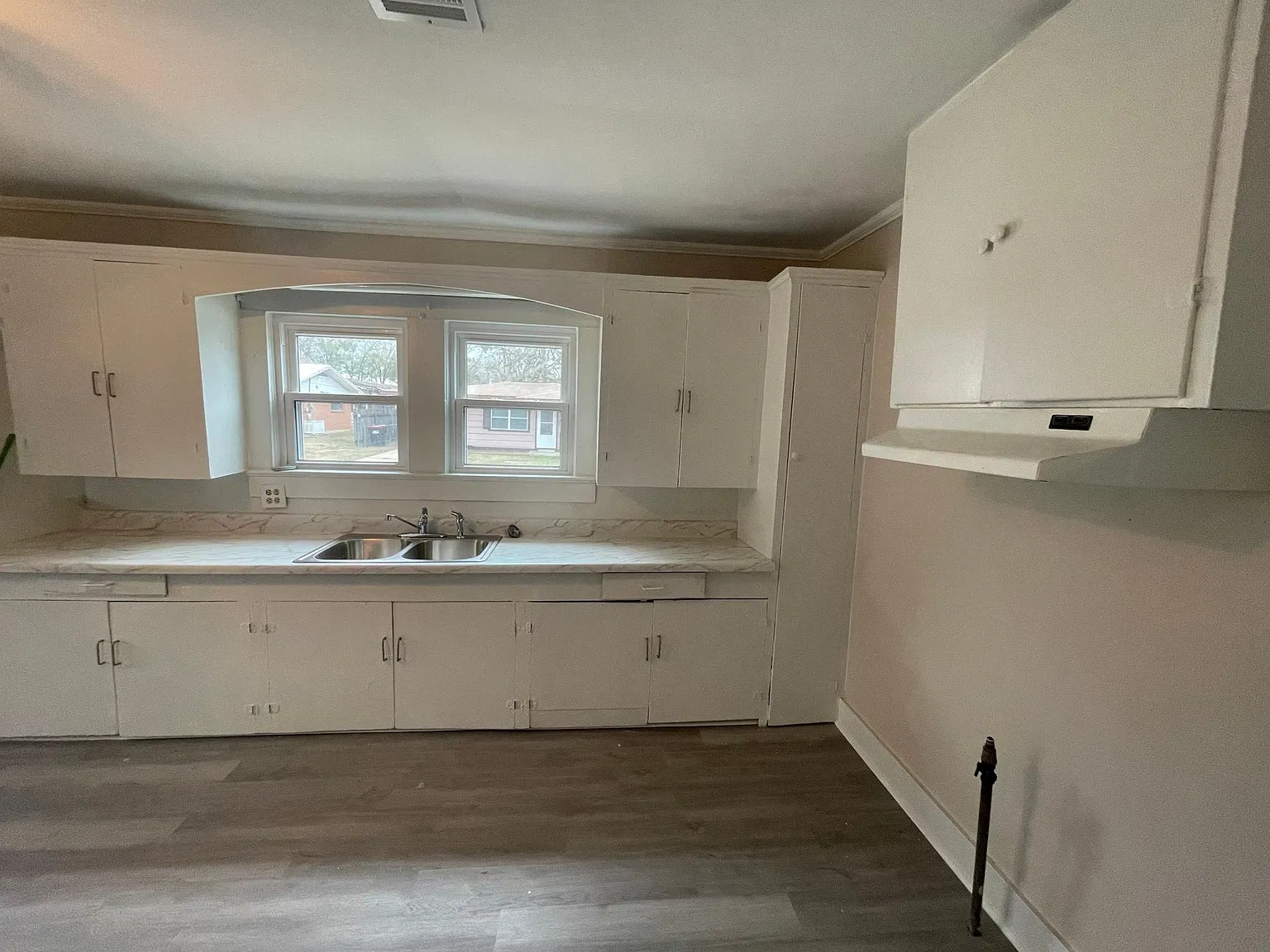 2 bed, 910 sqft, $950 — Photo 4