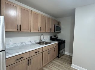 18 Hampton Rd #E4, New Brunswick, NJ 08901