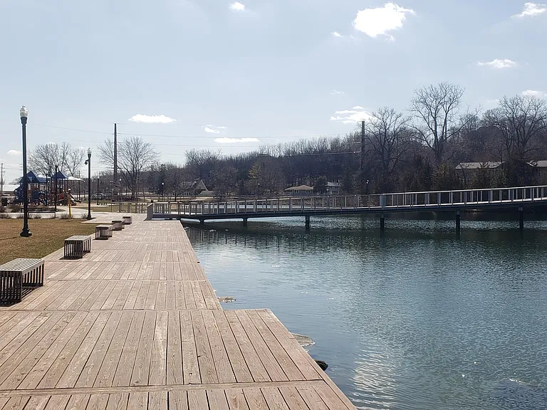 405 Creek Ln — Photo 24