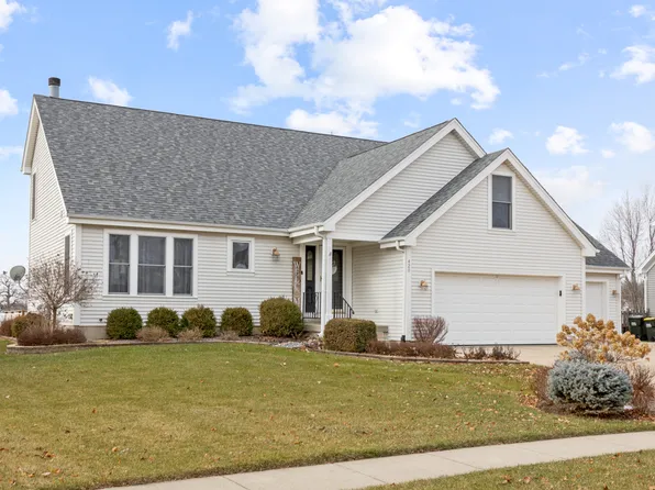 420 Prairieview Pkwy, Hampshire, IL 60140