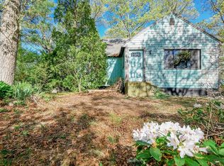 12 Chippewa Dr, Buzzards Bay, MA 02532