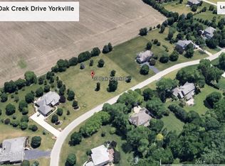 10 Oak Creek Dr, Yorkville, IL