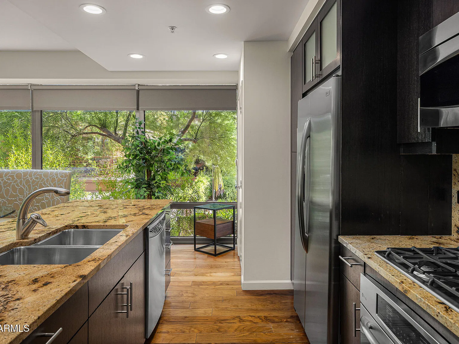 2 bed, 2.0 bath, 1327 sqft, $10,000 — Photo 4