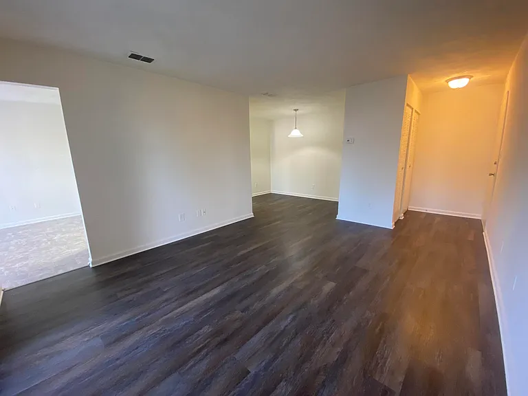 Princeton Circle West Apartments — Photo 81