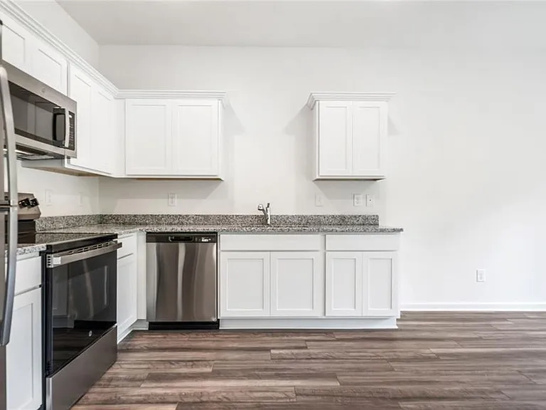602 Jervis Way — Photo 16