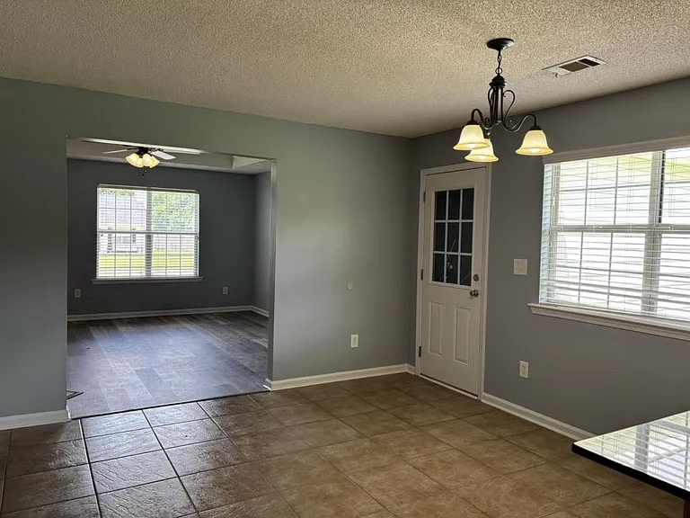 108 Georgetown Blvd — Photo 7