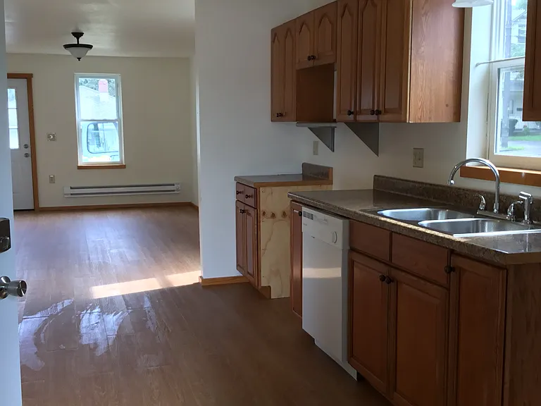 664 Maurus St — Photo 2