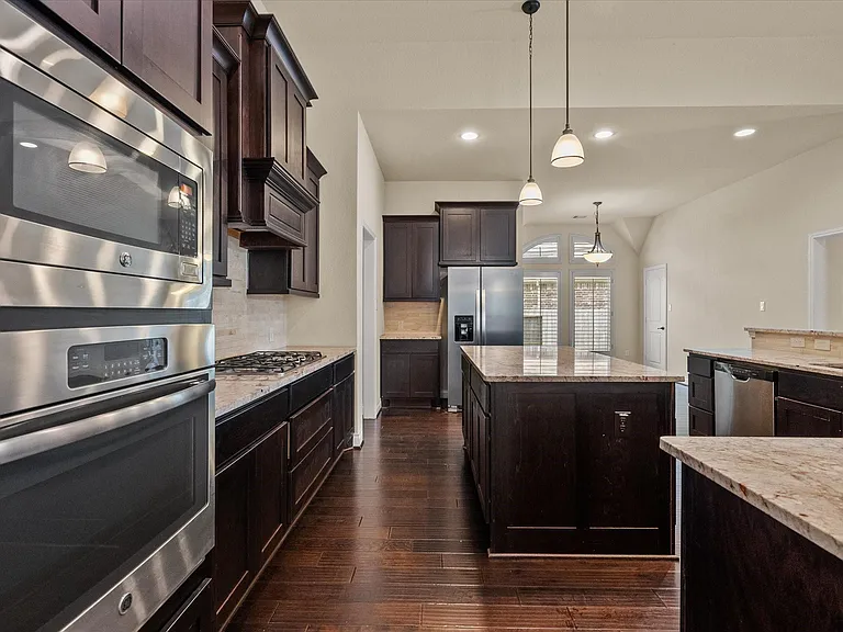 2524 Davis Prairie Ln — Photo 12