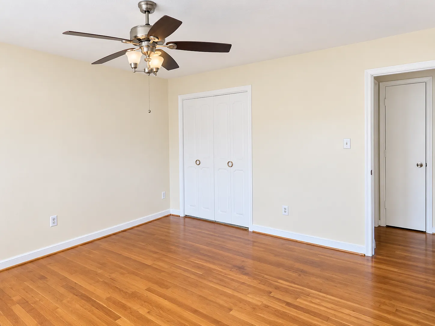 4 bed, 1.5 bath, 1322 sqft, $2,300 — Photo 4