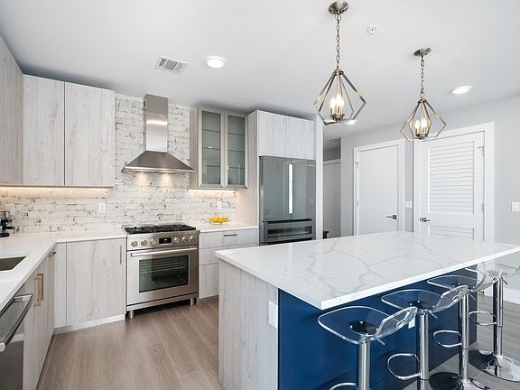 3rd image of 711 1st St #402