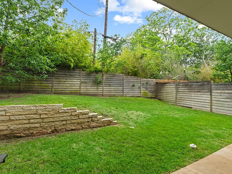 303 Woodward St #32 — Photo 38