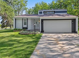 1473 Happy Valley Rd, Crown Point, IN 46307