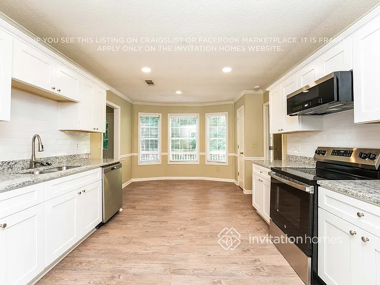 2875 Cove Crossing Dr — Photo 8