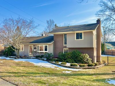 1203 Woodsboro Dr, Royal Oak, MI, 48067