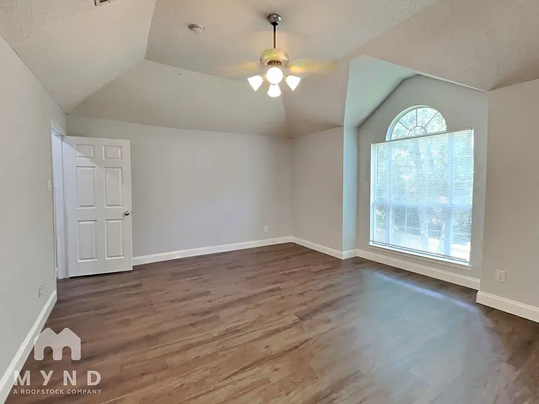 2616 Belmont Ct — Photo 12