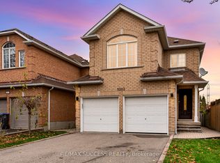 5383 Red Brush Dr, Mississauga, ON L4Z4B2