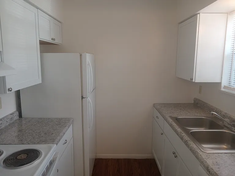 8041 Pippin Rd #E-3 — Photo 3