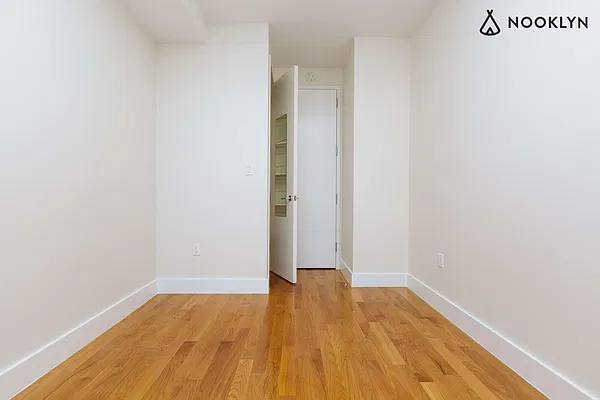 Rented by Nooklyn NYC LLC | media 44