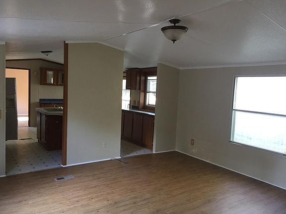 3rd image of 31190 Susie Cir N