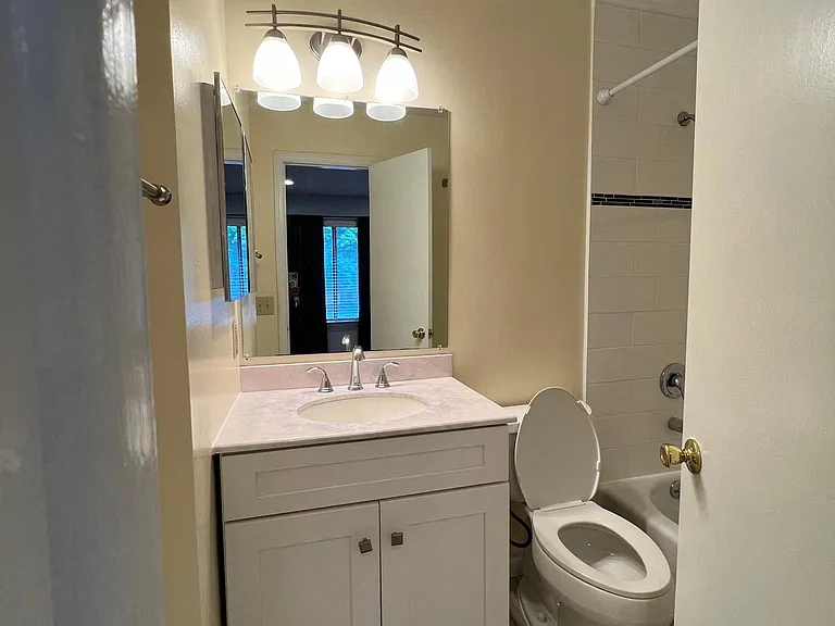 209 Hampshire Dr #209 — Photo 20