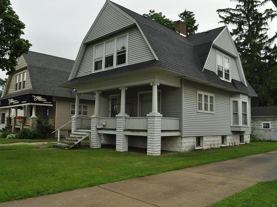 1st image of 216 E Allegan St