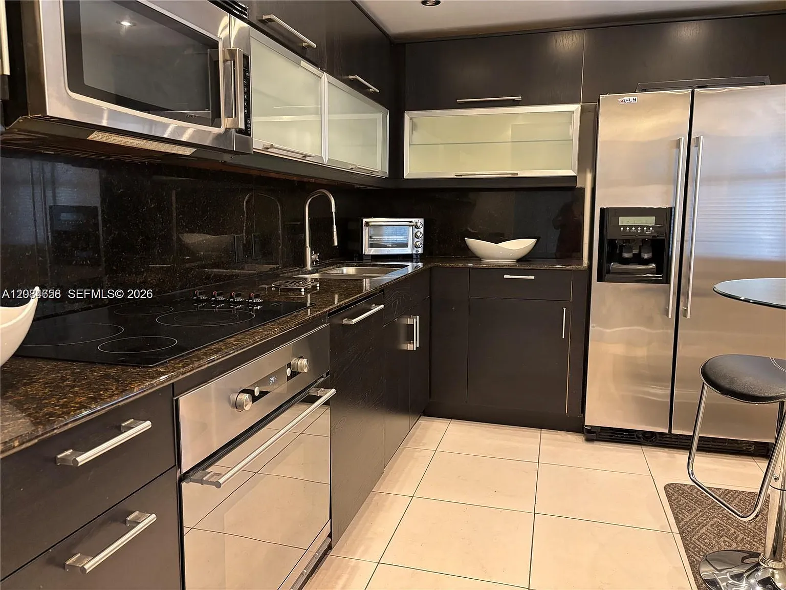 Bravura I Condo — Photo 3