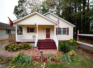 147 6th St, Colonial Beach, VA 22443