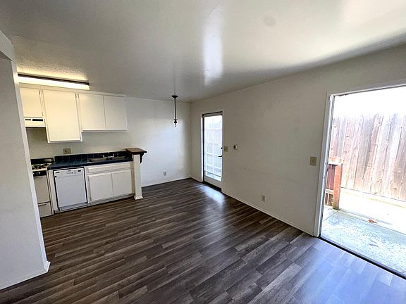 3rd image of 720 Belmont Ave APT 2
