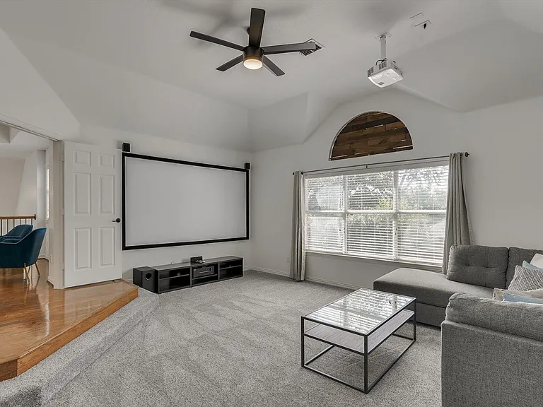 2410 Shorewood Ct — Photo 28