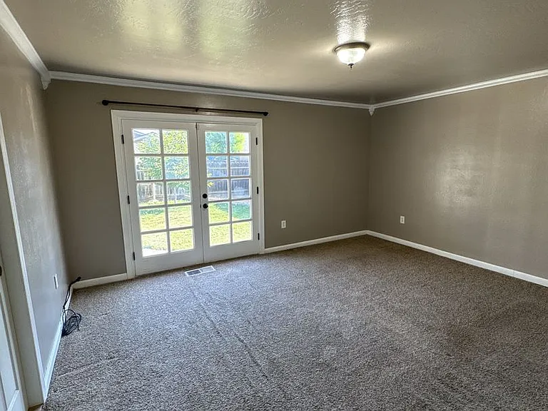 2601 S Kloth Dr — Photo 7