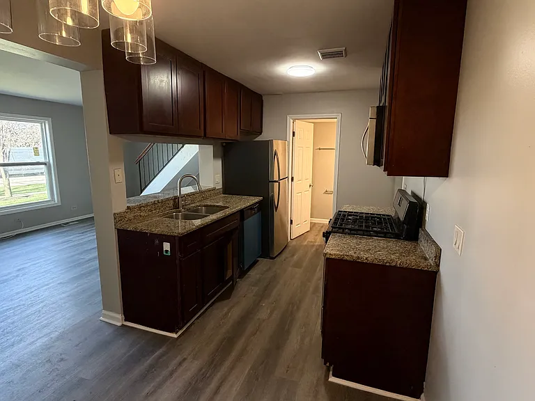 336 Somerset Ln — Photo 6