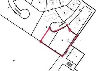 8 Bayberry Ln, Lewiston, ME 04240