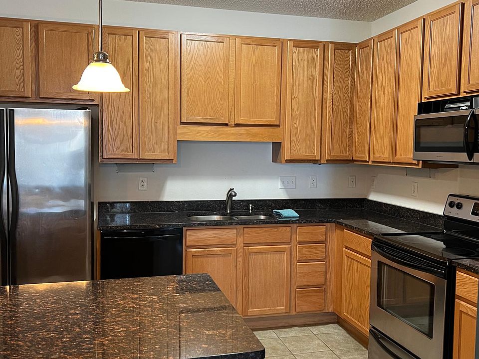1st image of 619 8th St SE Unit 406