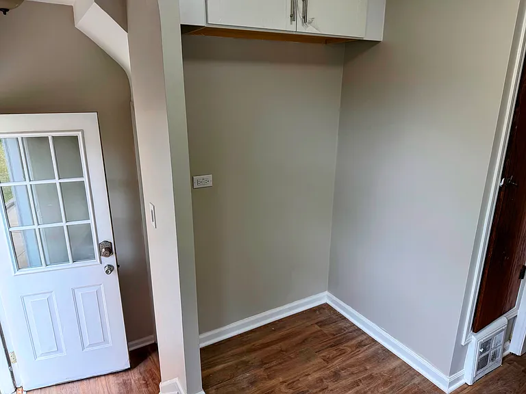 10806 Plymouth Ave — Photo 7