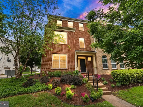 19436 Coppermine Sq, Leesburg, VA 20176