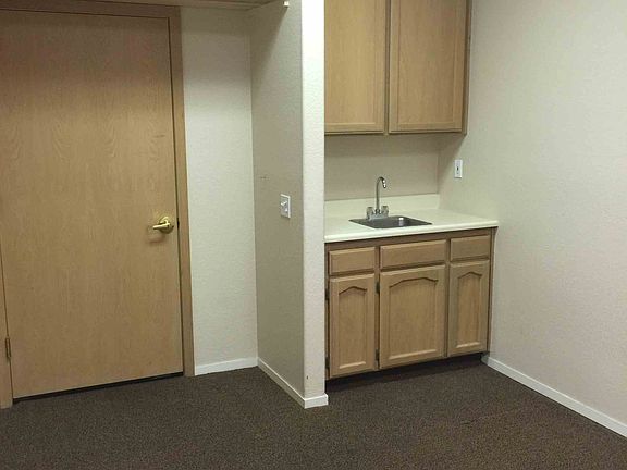 4th image of 7740 N Fresno St Ste 104