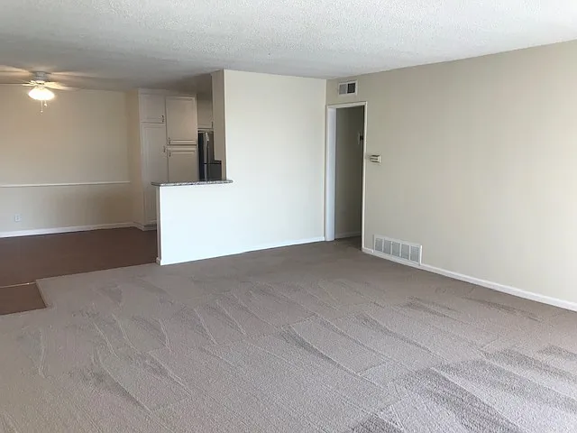 Boulevard Apts — Photo 16