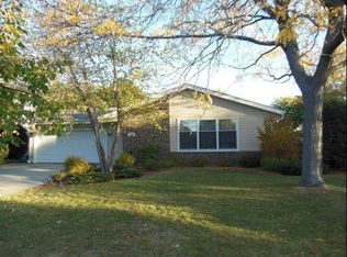 4460 Skylark Ln, Greendale, WI 53129