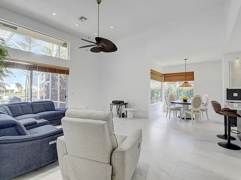 8320 Desmond Dr — Photo 10