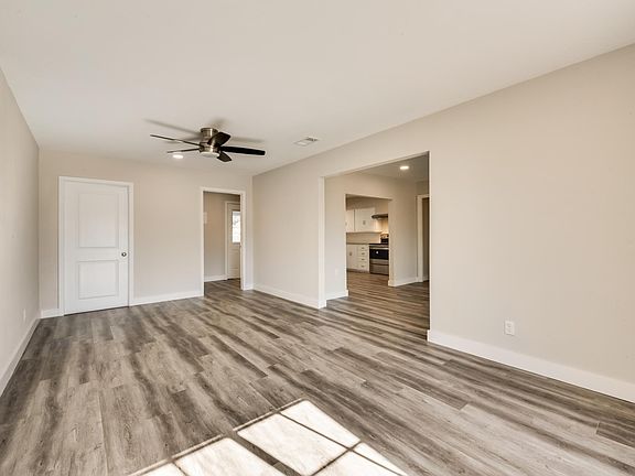 2nd image of 2816 W Fuller Ave