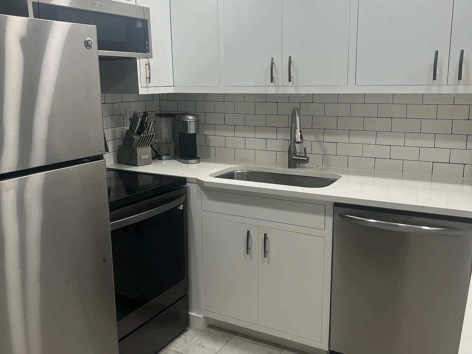 1 bed, 700 sqft, $2,200 — Photo 2