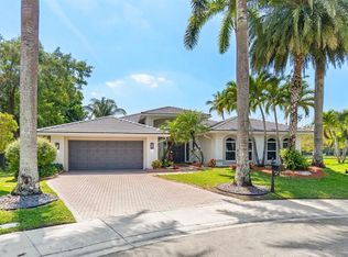 3719 Oak Ridge Cir, Weston, FL 33331