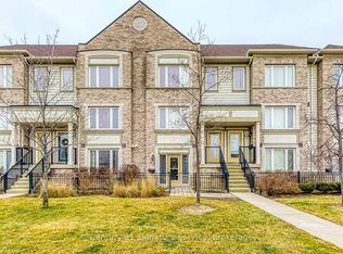 2935 Hazelton Pl #5, Mississauga, ON L5M 0S3