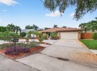 17350 Spring Tree Ln, Boca Raton, FL 33487