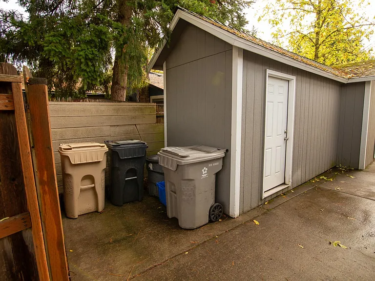 1684 SW Knollbrook Pl — Photo 63
