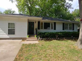 401 Flora Ave, Clinton, MO 64735