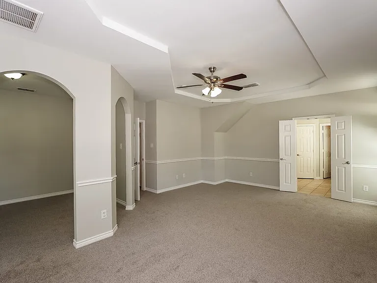 1114 Fleming Ct — Photo 12
